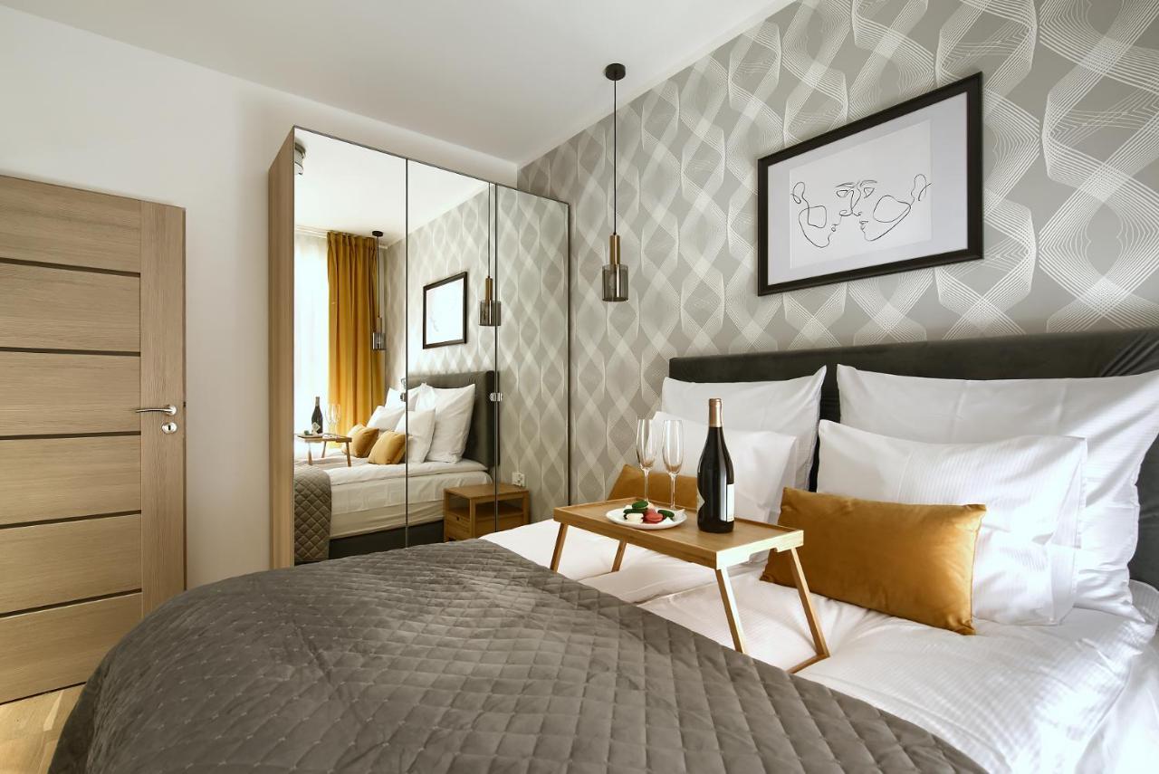Zentrum II Apartament Parking By Impero พอซนาน ภายนอก รูปภาพ