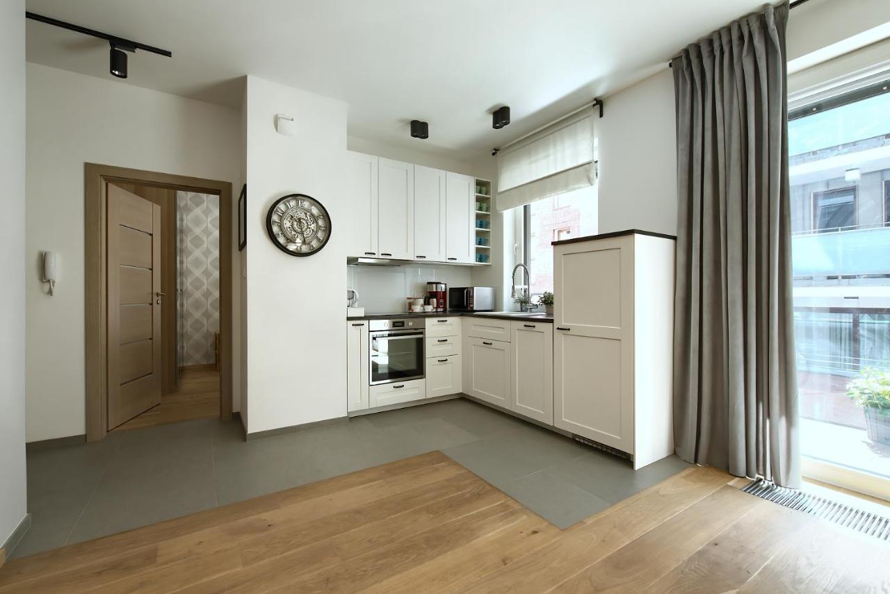 Zentrum II Apartament Parking By Impero พอซนาน ภายนอก รูปภาพ