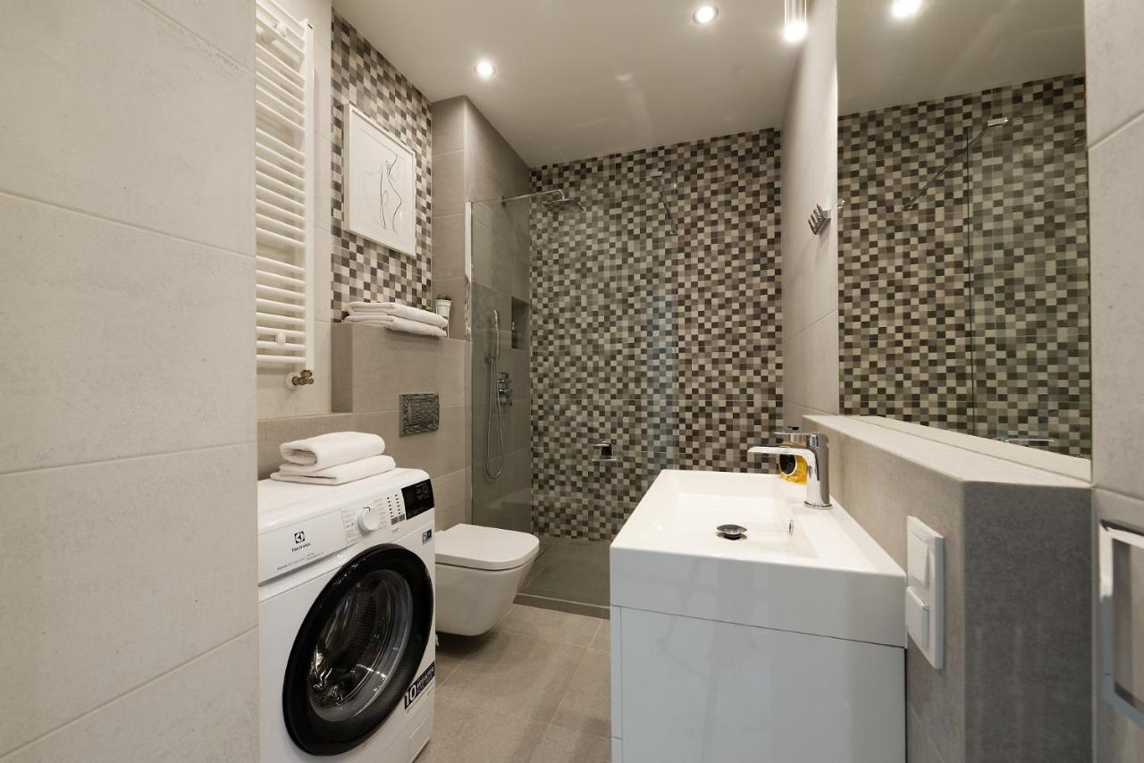 Zentrum II Apartament Parking By Impero พอซนาน ภายนอก รูปภาพ